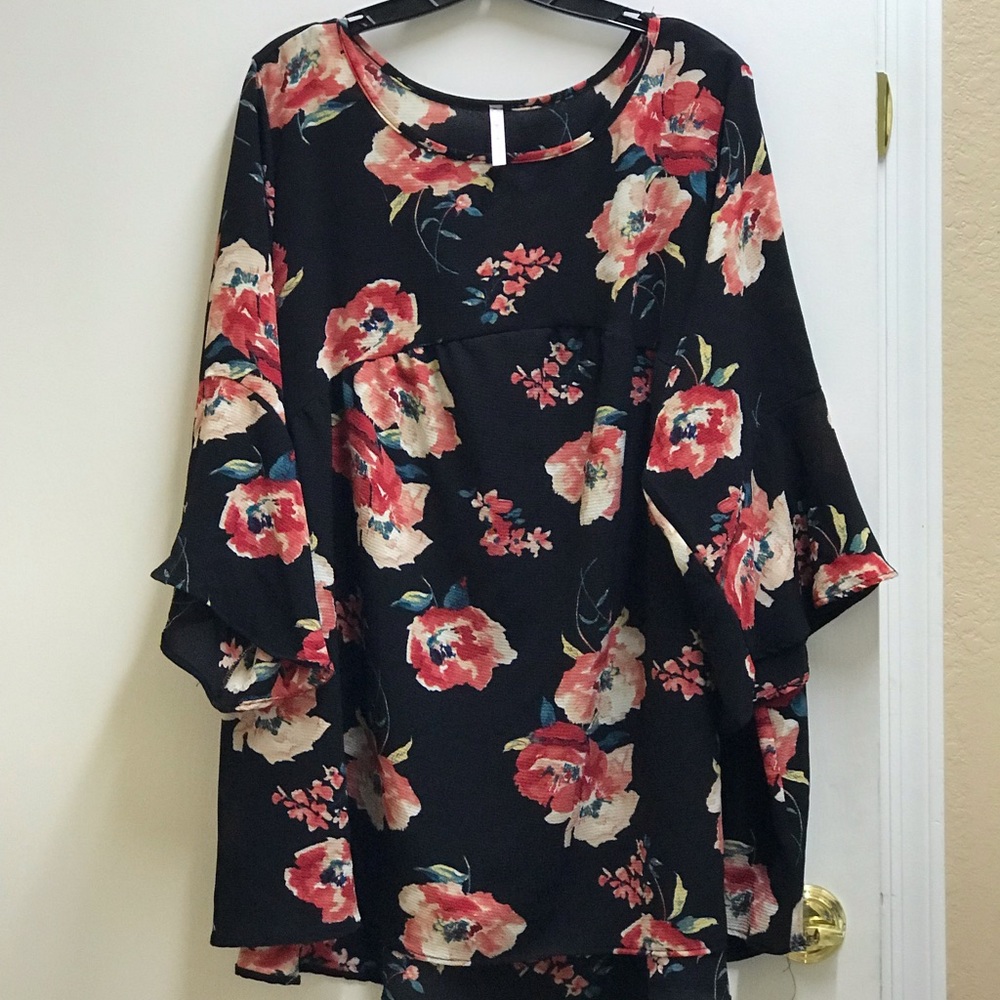 Beautiful Black&Coral Floral Cool Melon Blouse 3x